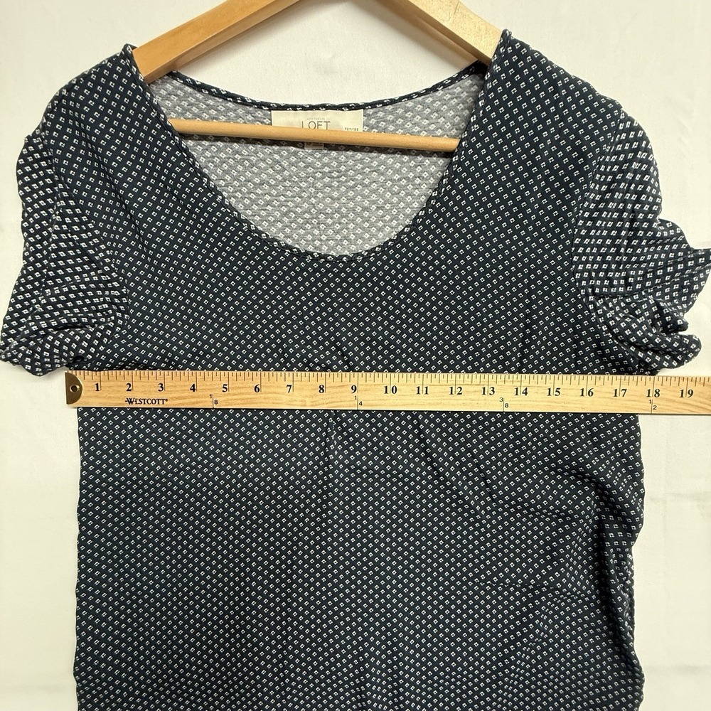 LOFT Petite Blouse MP Navy White Print Short Sleeve Lightweight Top - Picture 6 of 9